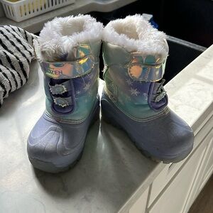 Target light up Frozen Snow Boots size 8